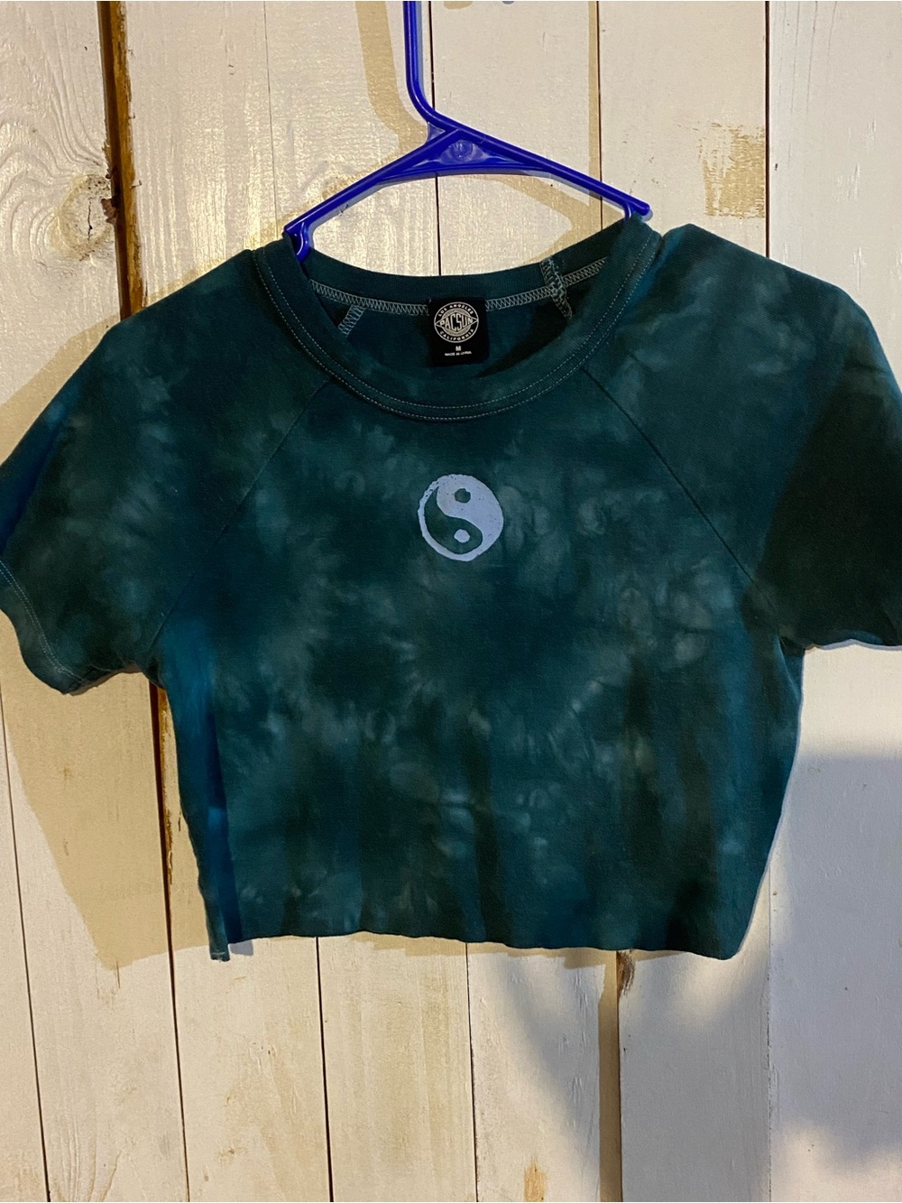 PacSun Teal Tie-Dye Yin Yang Cropped Tee